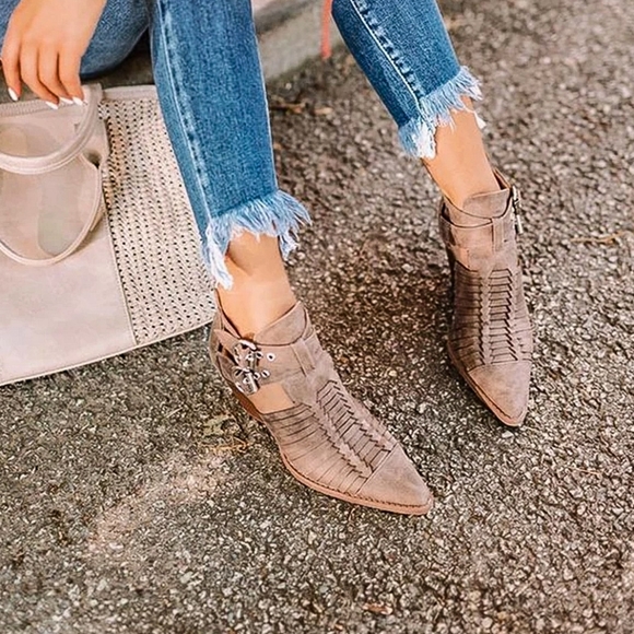 Shoes - Make OFFER Brand New Boots